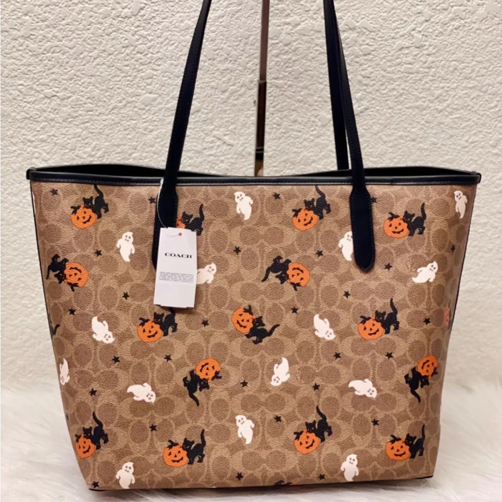 👻🎃💀Halloween Coach Halloween Themed Tote Bag - 100% Authentic.